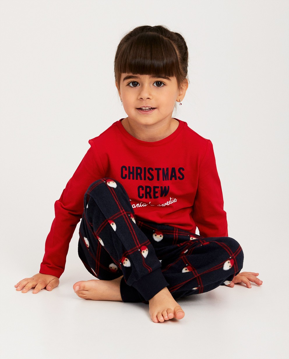 Er is behoefte aan verwennen Verandering Rode kerst-pyjama #familystoriesJBC JBC | JBC België België